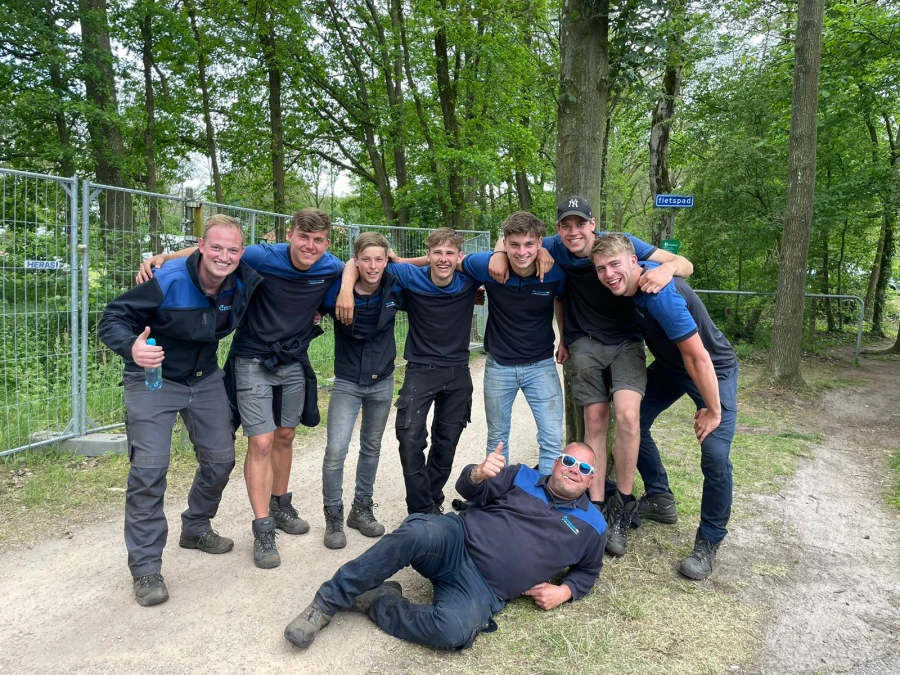 <p>Bij Hesselink B.V. waarderen we de Twentse nuchterheid en houden we van een no-nonsense aanpak. Wij doen het net even iets anders dan je gewend bent, en dat werkt!</p>